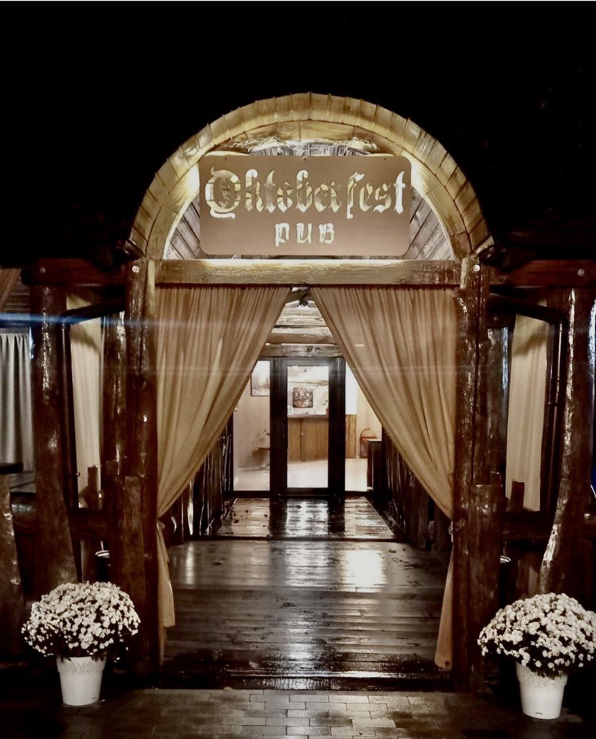 Oktoberfest pub image 3