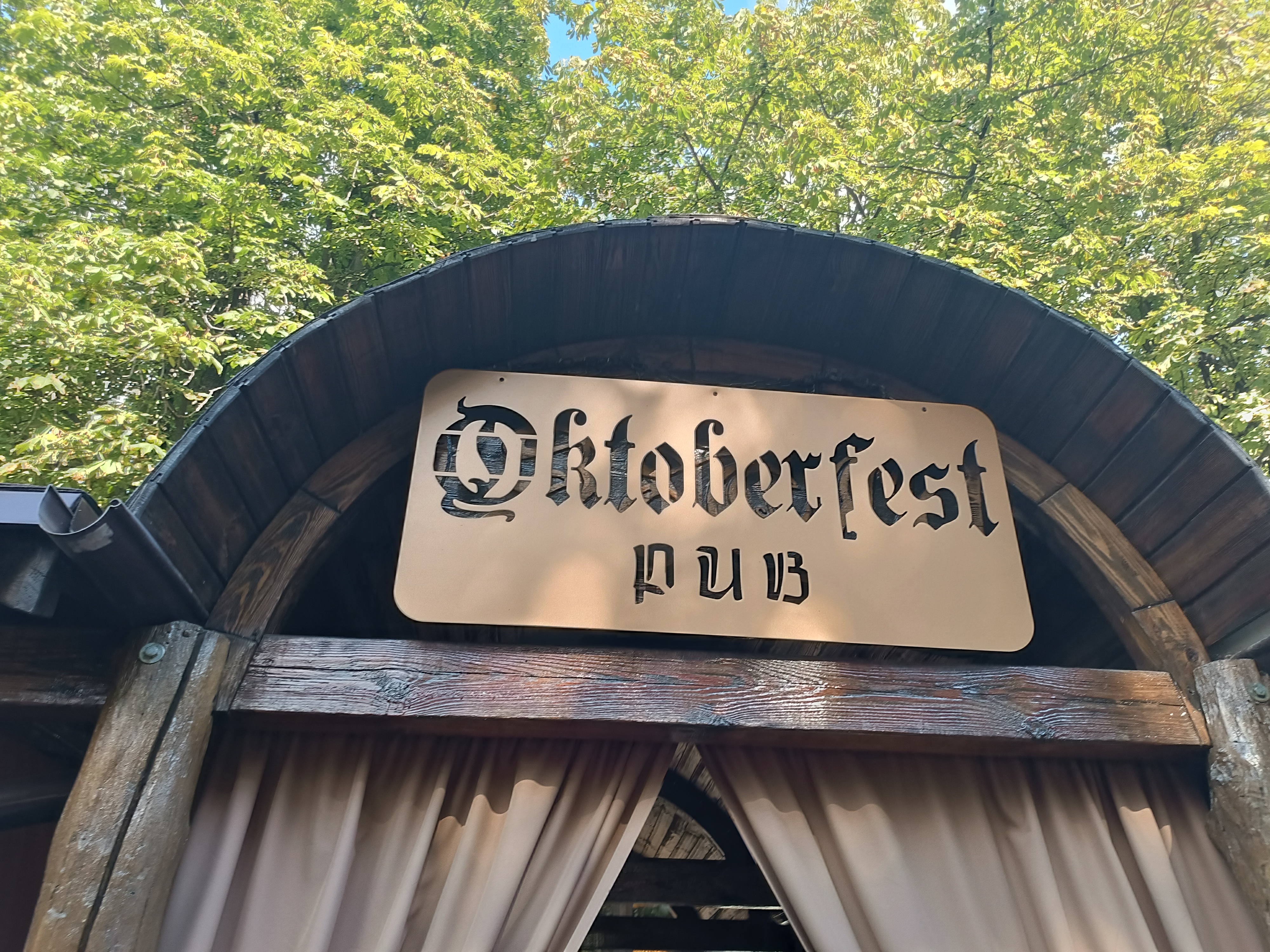 Oktoberfest pub image 7