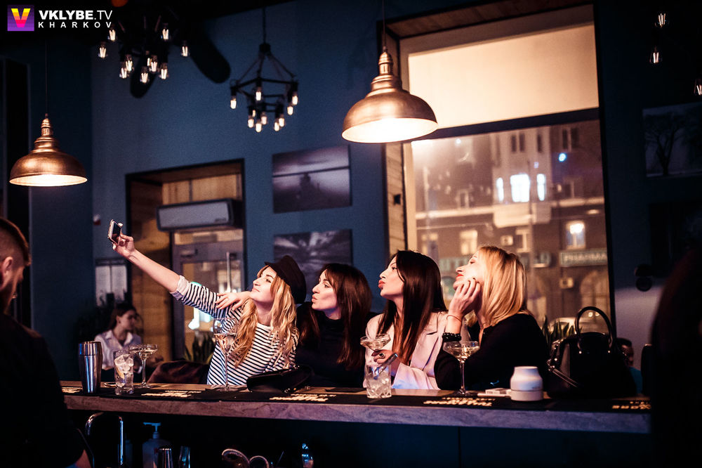 Reina Low & Slow Bar image 1