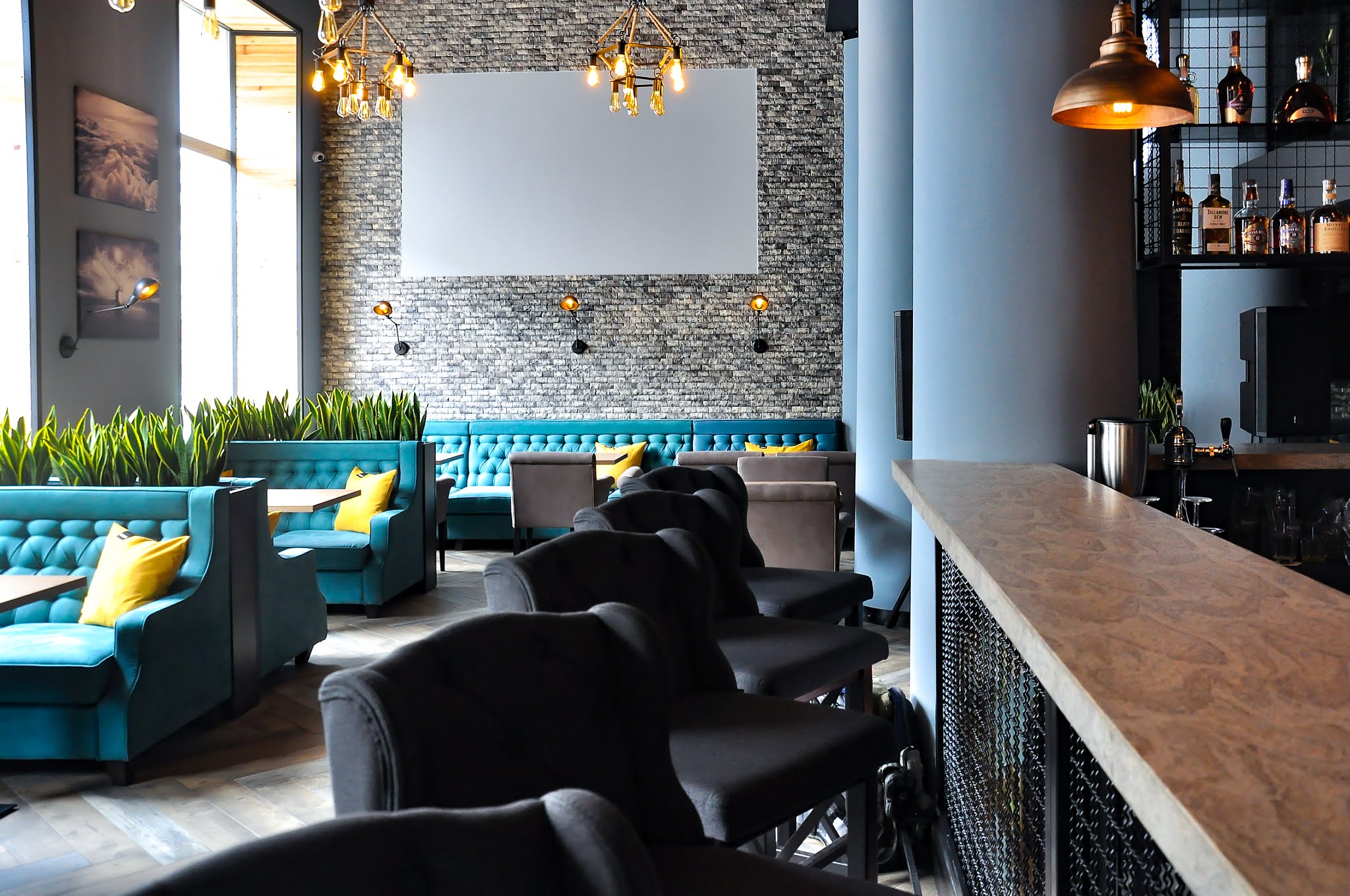 Reina Low & Slow Bar image 7