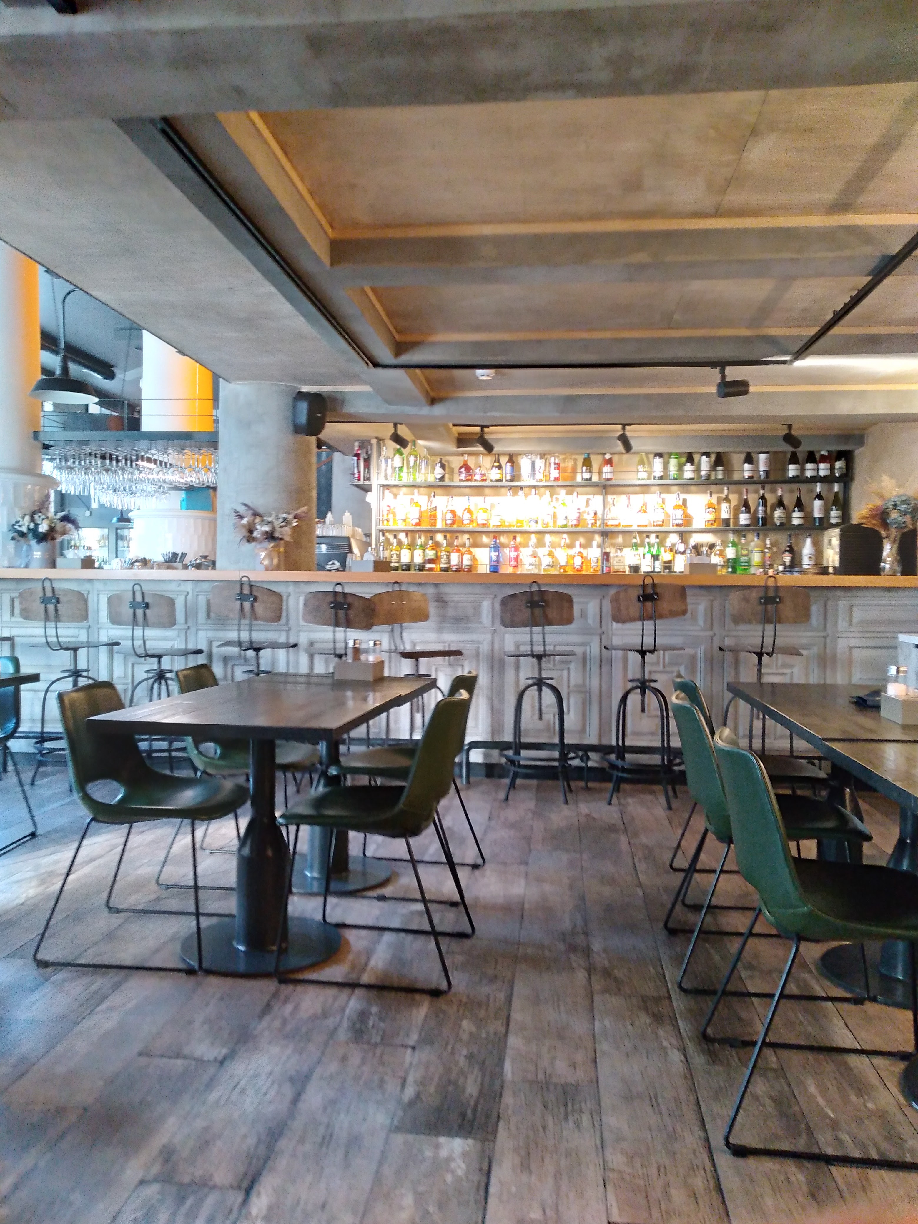 Dumky Vholos image 8