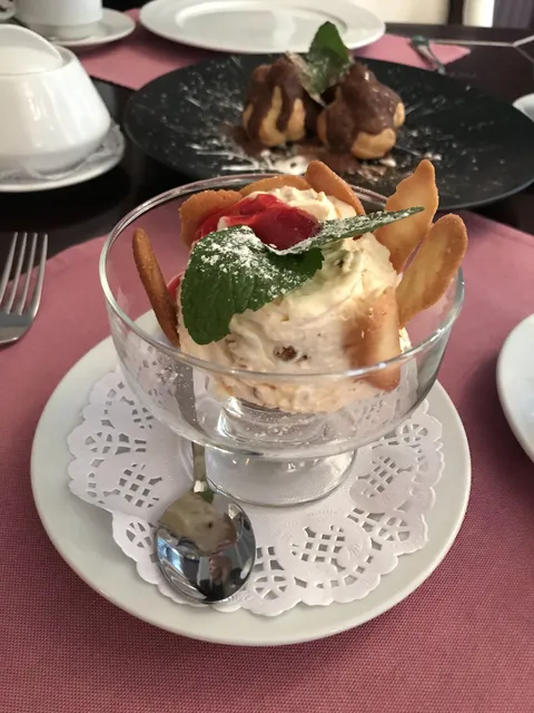 Bon Vivant image 2