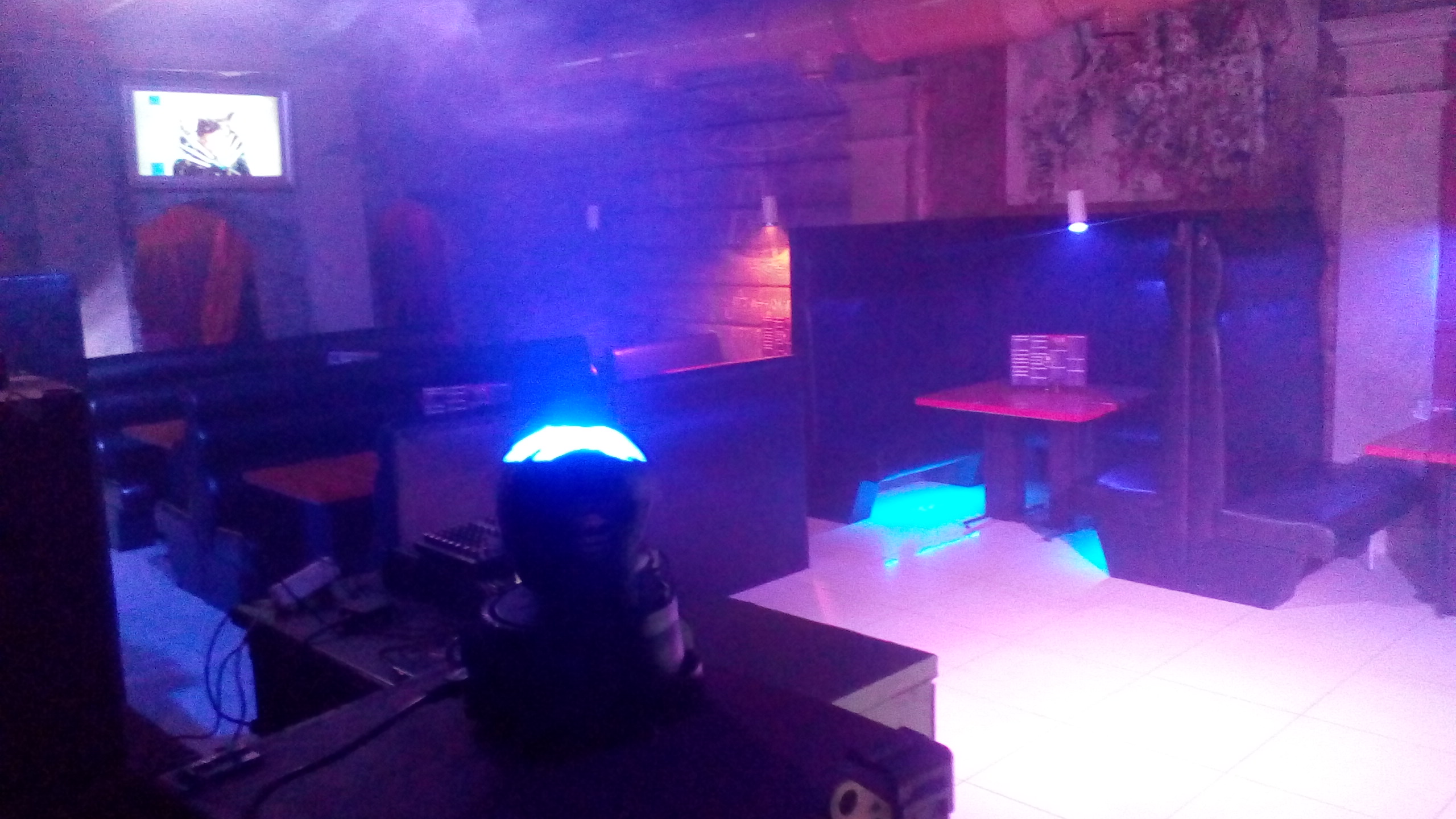 ЗДОРОВЕНЬКІ БУЛИ, ПАБ-РЕСТОРАН image 4