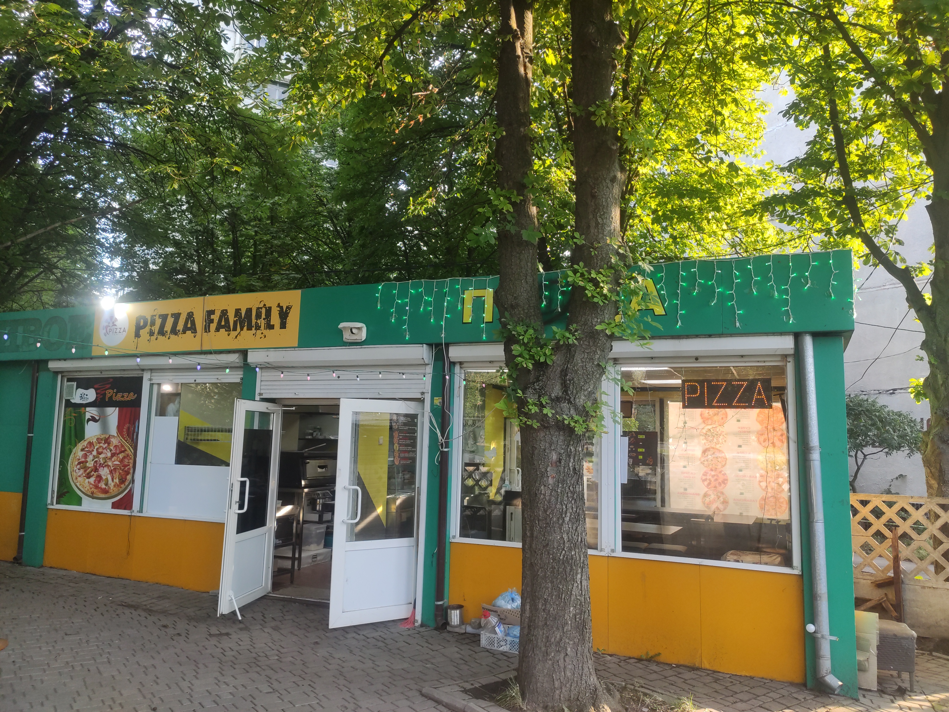 Pizza Family image 4