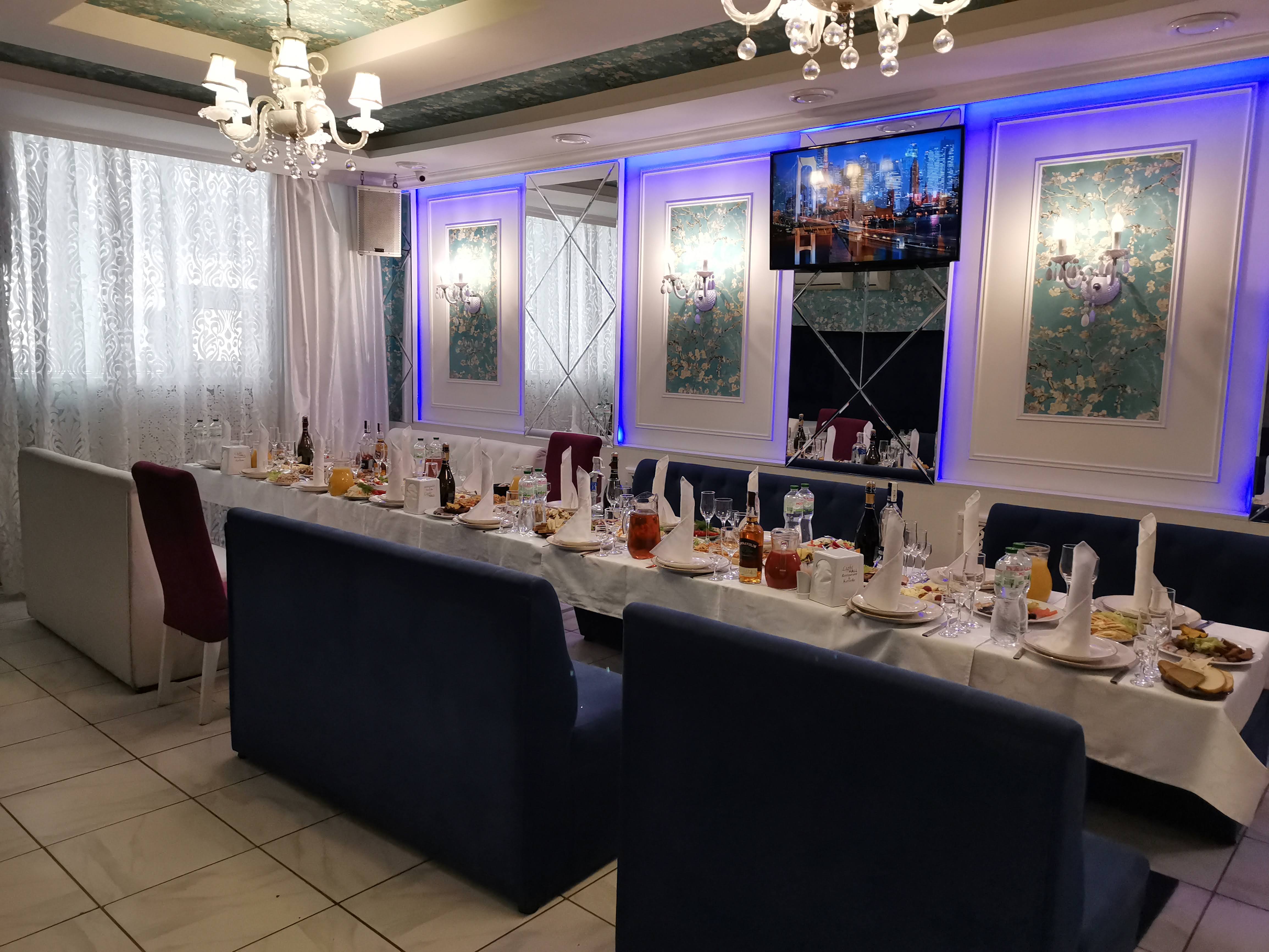 Layt Kholl Restoran Karaoke image 3