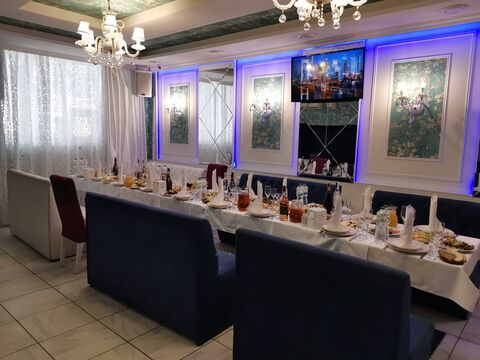 Layt Kholl Restoran Karaoke image 3