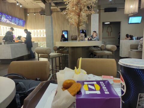 IZI Burger image 3