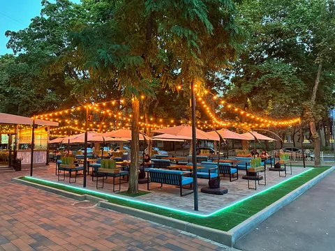Traktor Burger Bar image 3