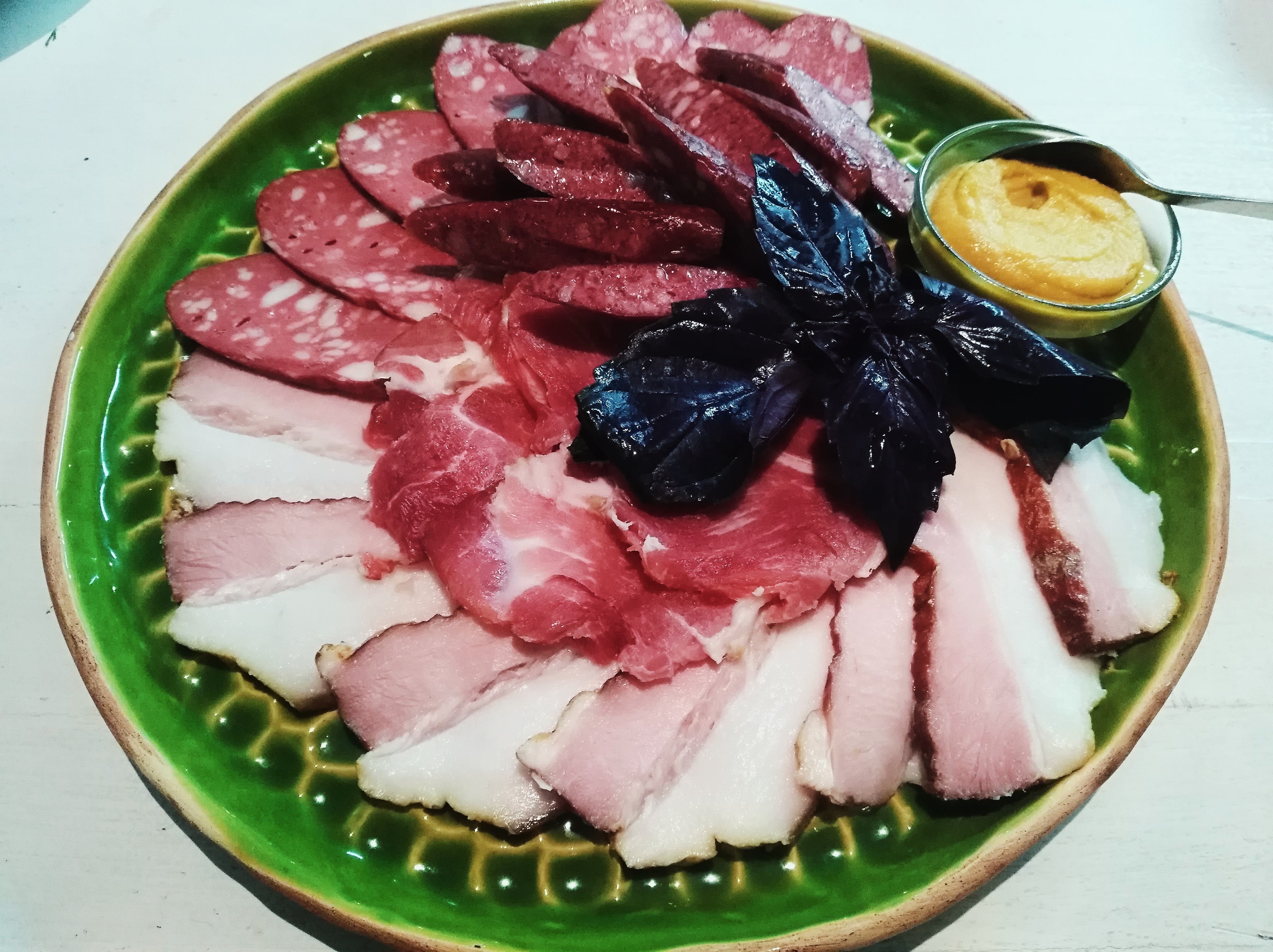 Laundzh Kafe "Khmary" image 9