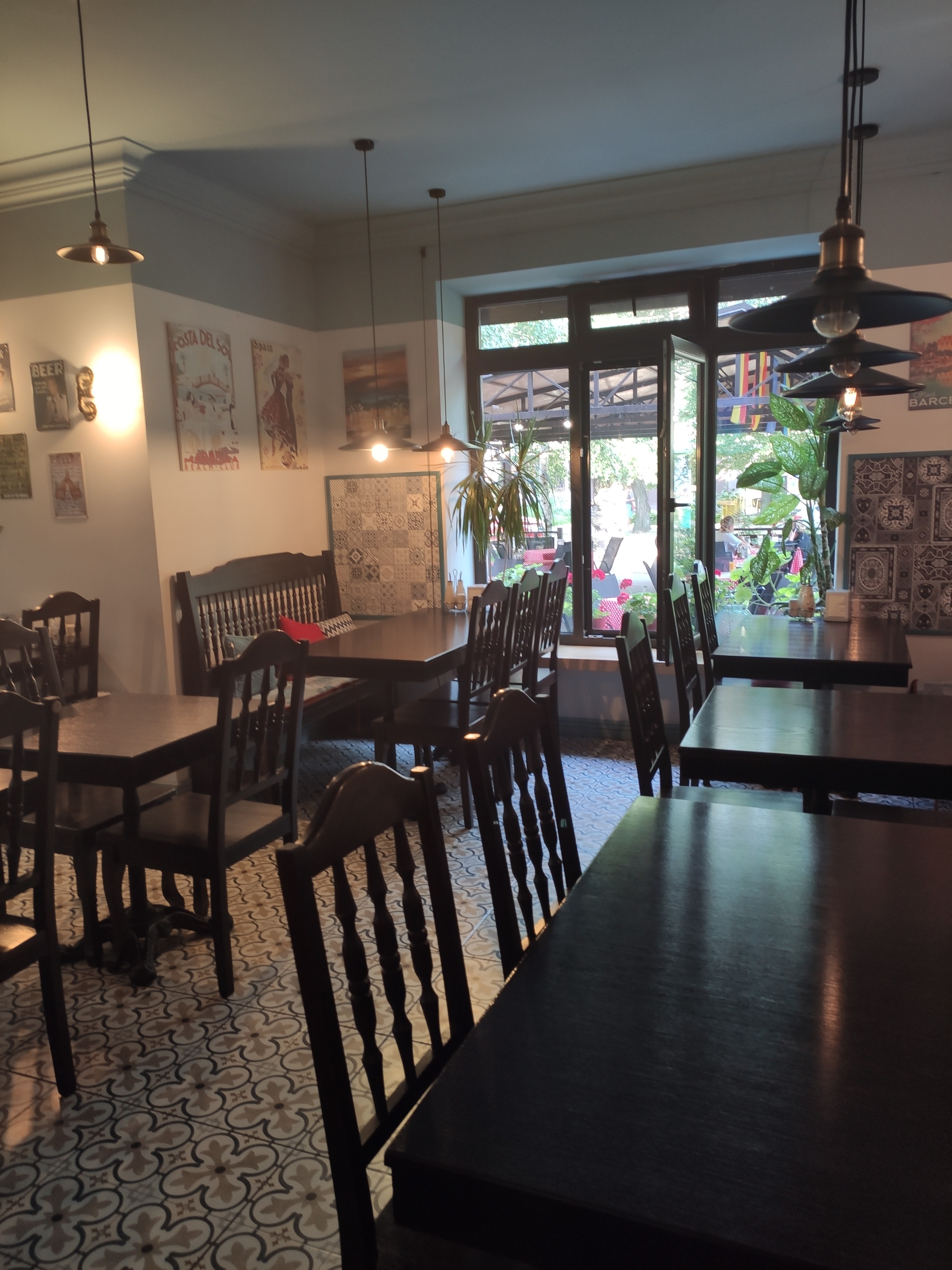 Bar de tapas image 4