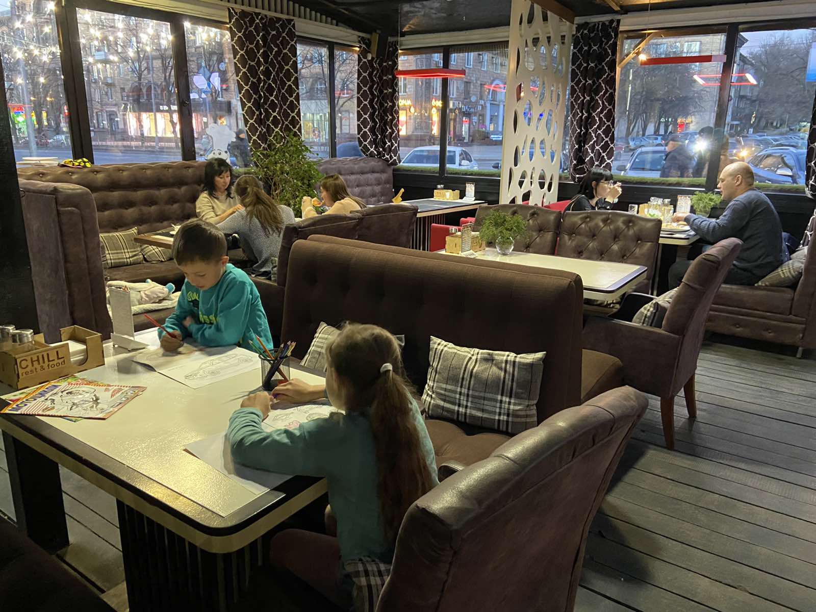 CHILL rest & food image 1