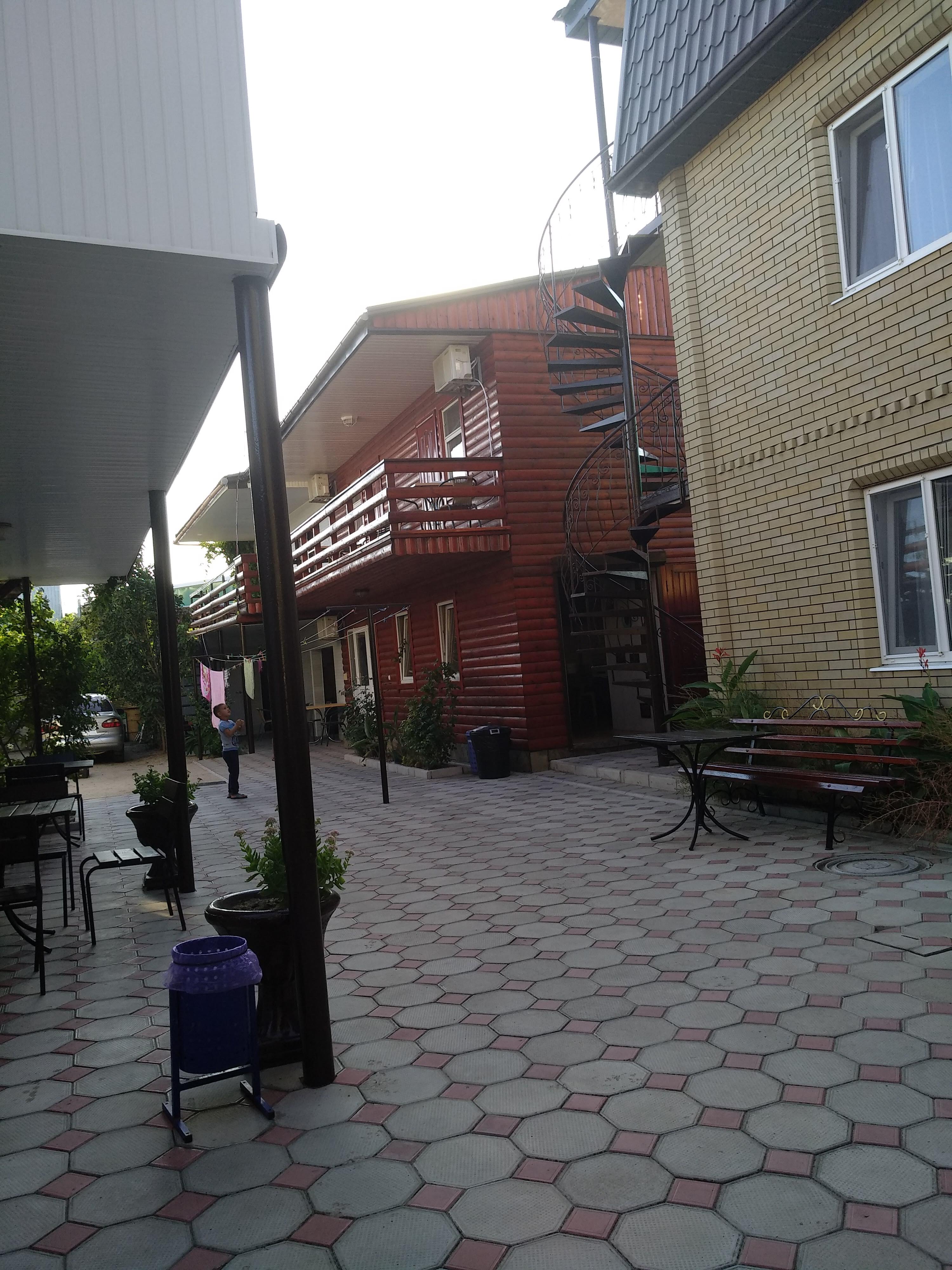 Столовая eat house Чубаря 136 image 4