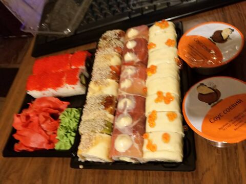 XomaSushi image 3