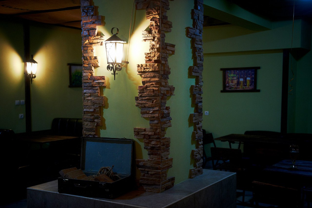 Leprechaun Irish Pub image 10