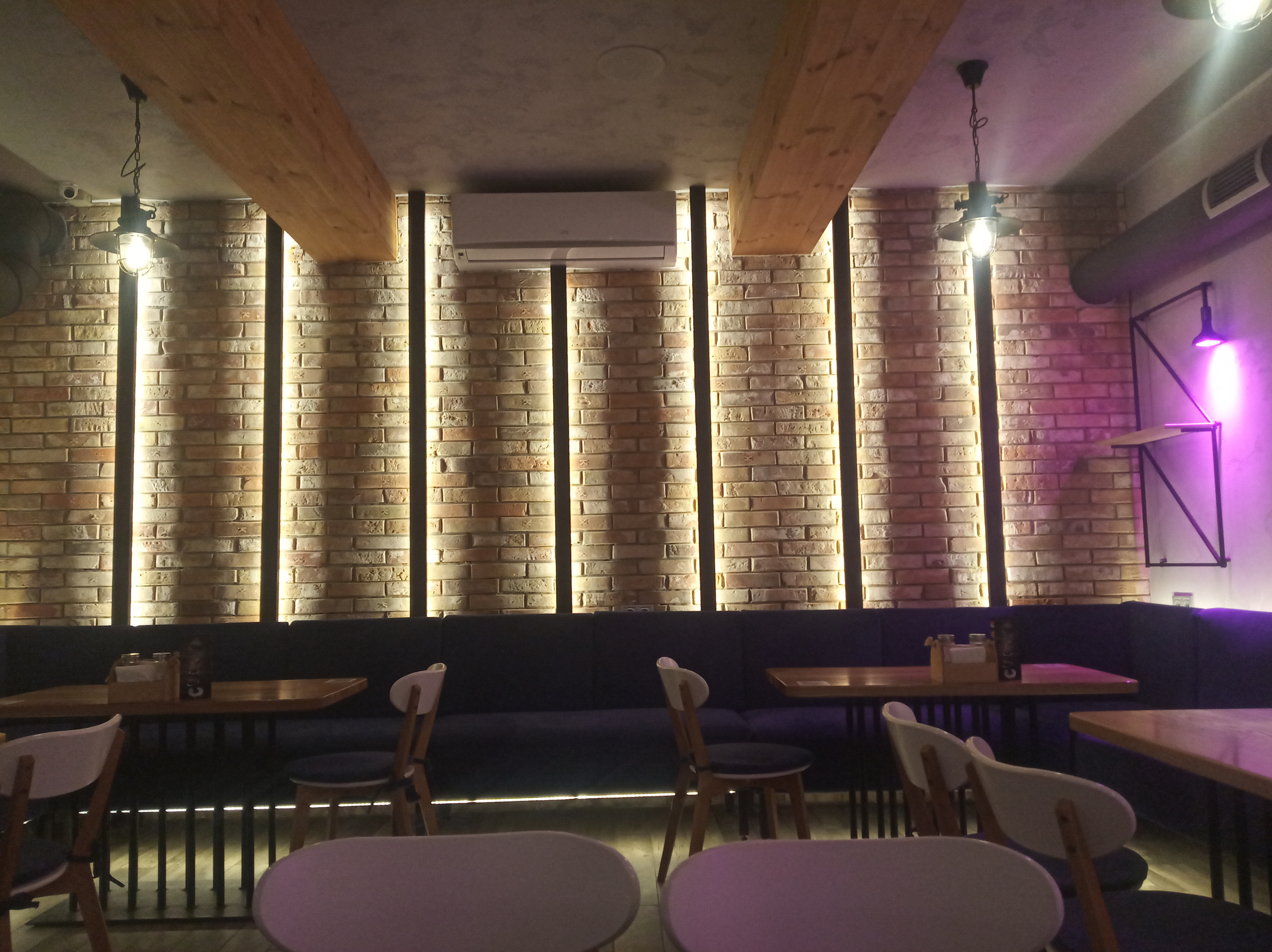 BunkerBurgerBar image 3