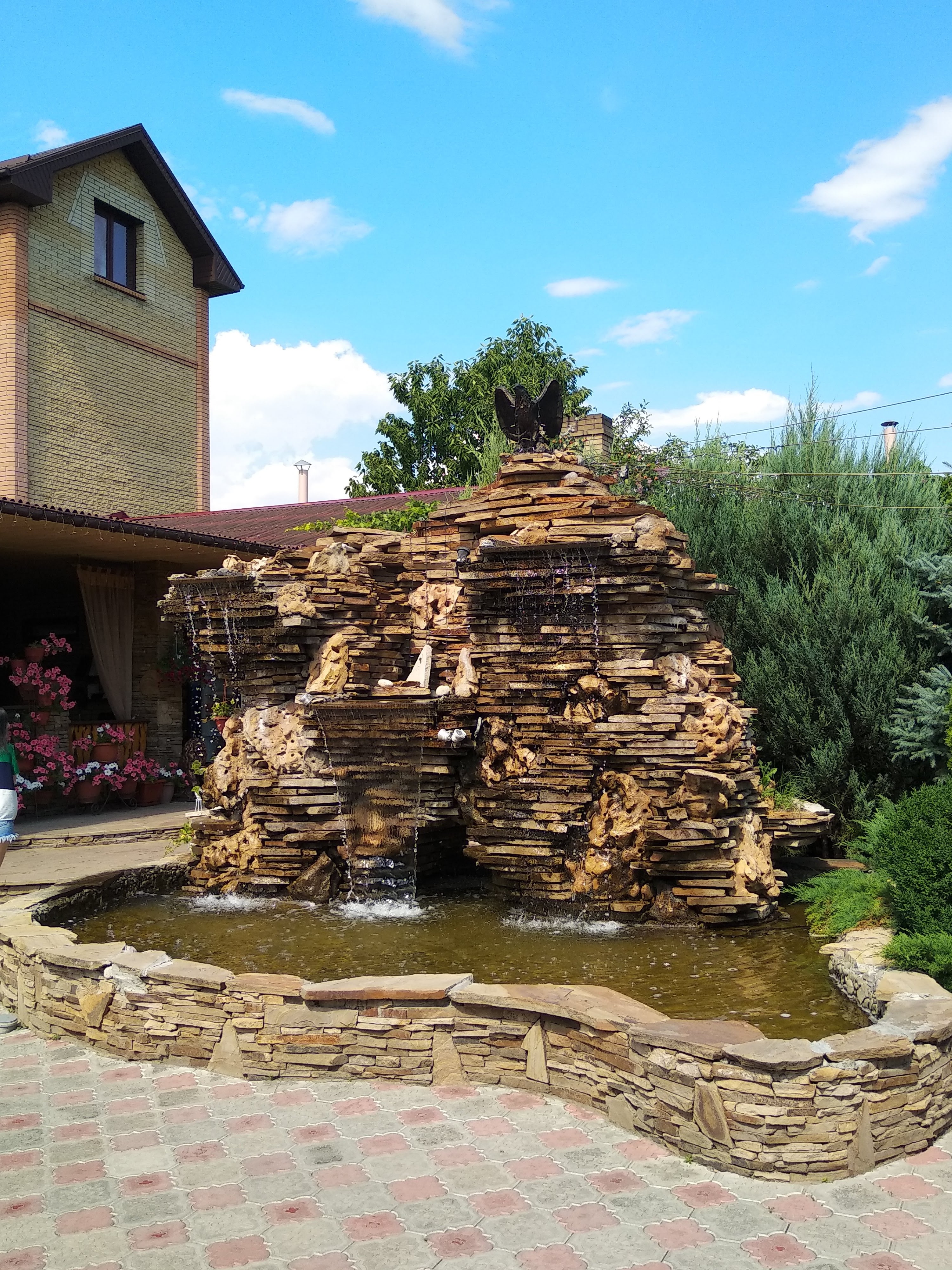 КАВКАЗСКИЙ ДВОР image 1