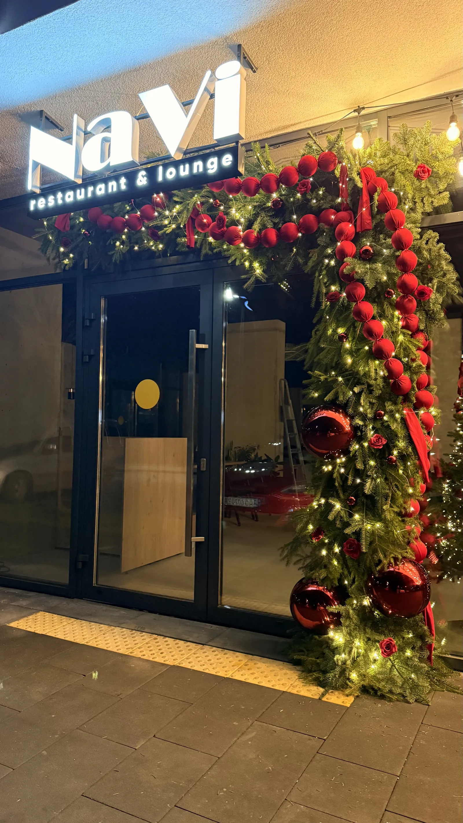 NaVi resto & lounge image 11