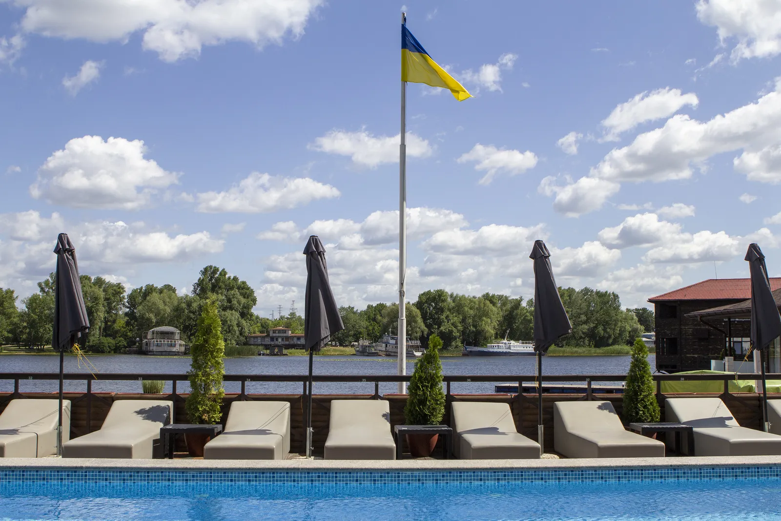 Galera Resort - Ресторан на воді image 21