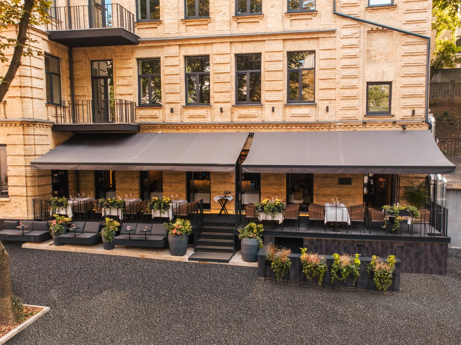45 restaurant image 21