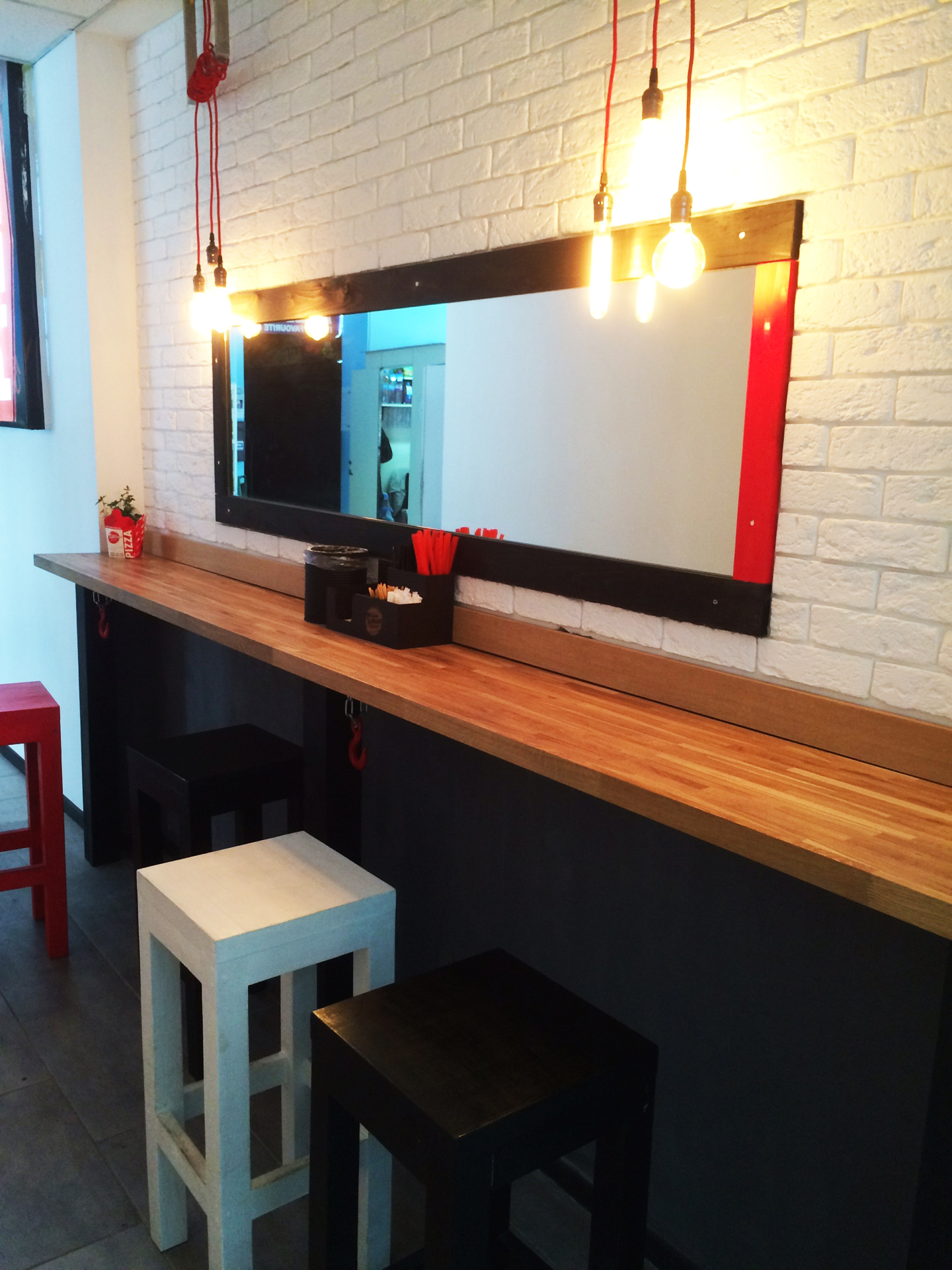 Adriano's pizza image 11
