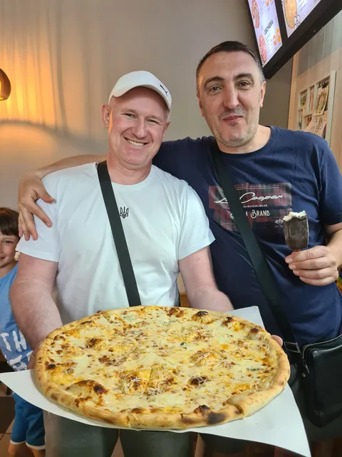 ART PIZZA image 21