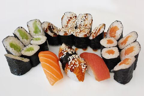 SIMPLE SUSHI image 3