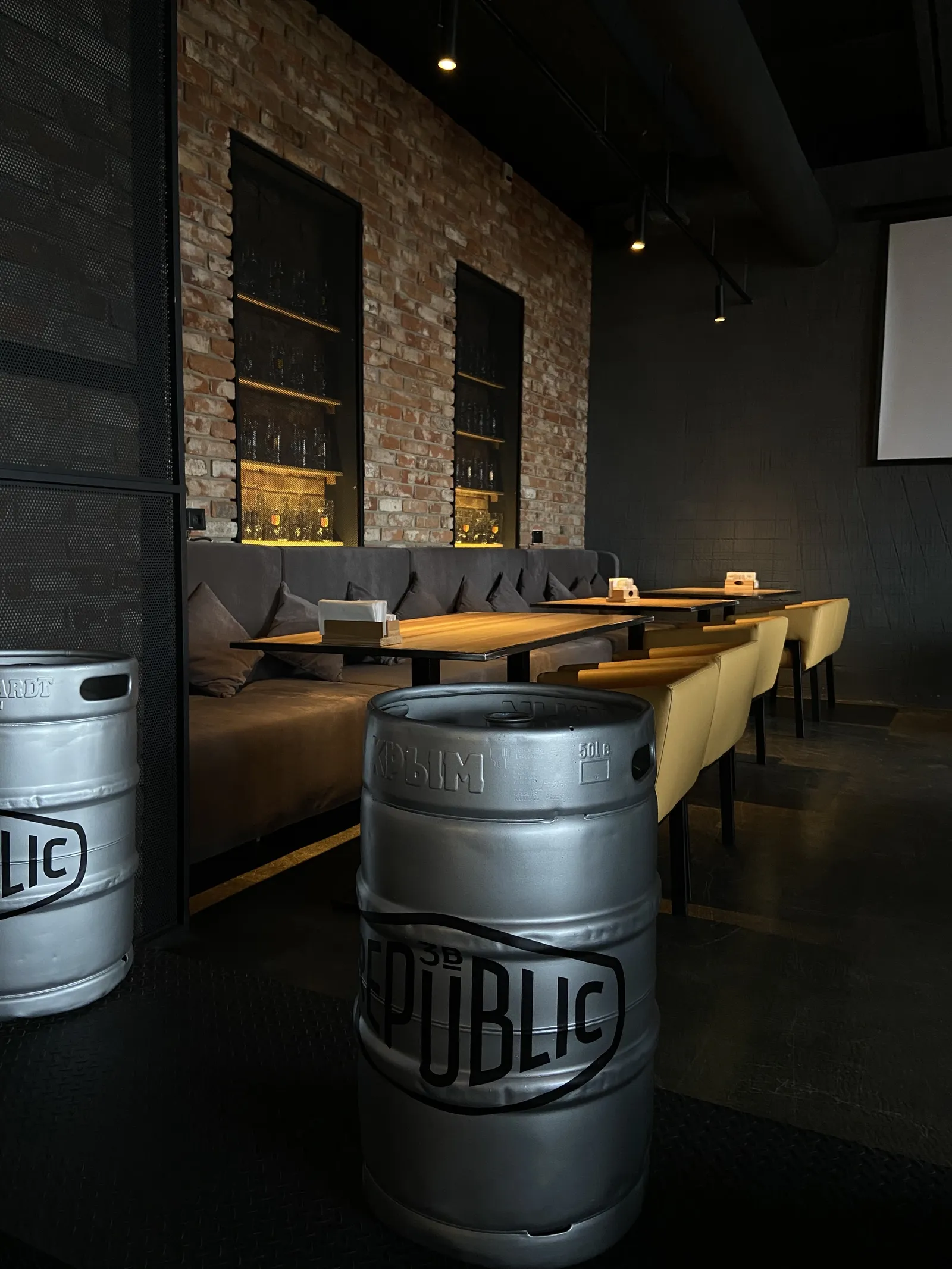 3B Republic image 11