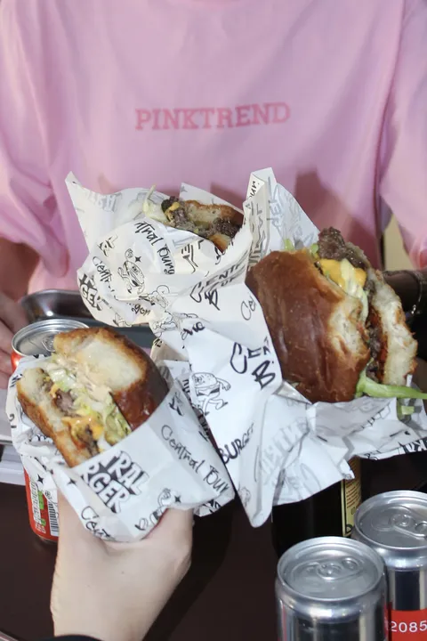 Central Burgers image 5