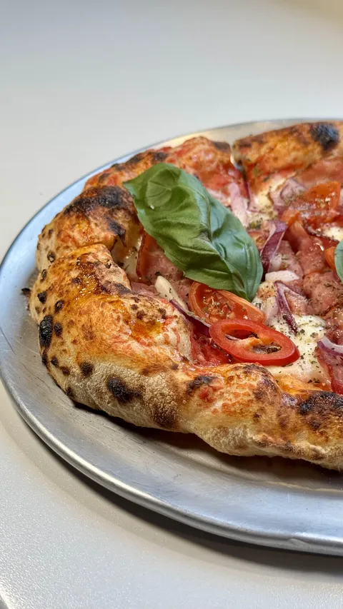 Dovas Pizza image 3