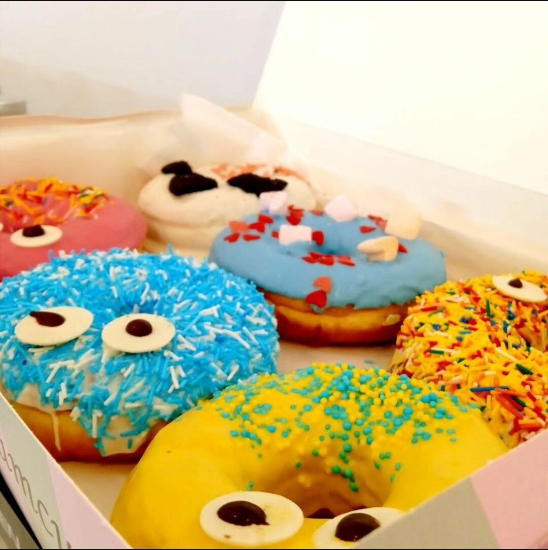 Misis Donuts image 1