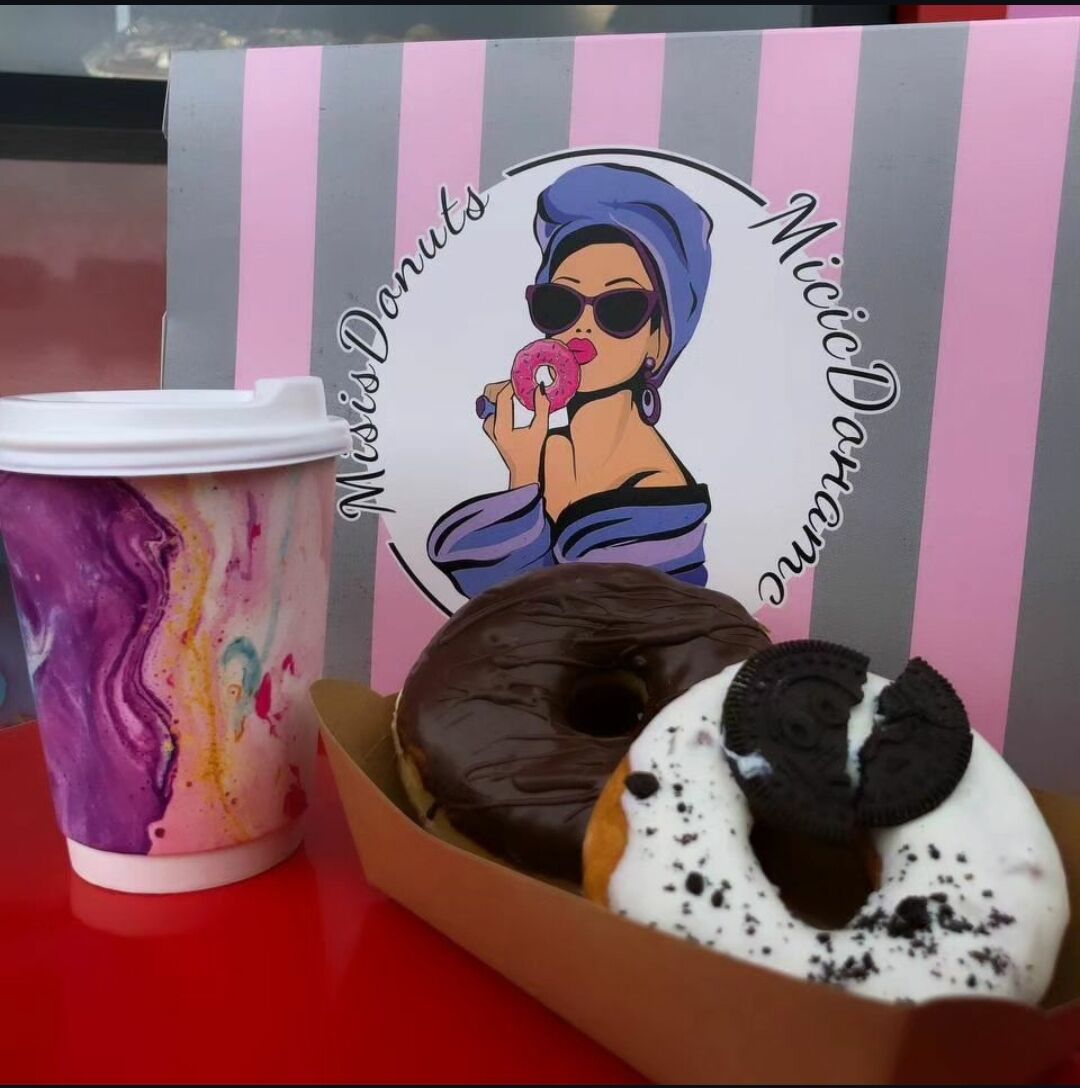 Misis Donuts image 2