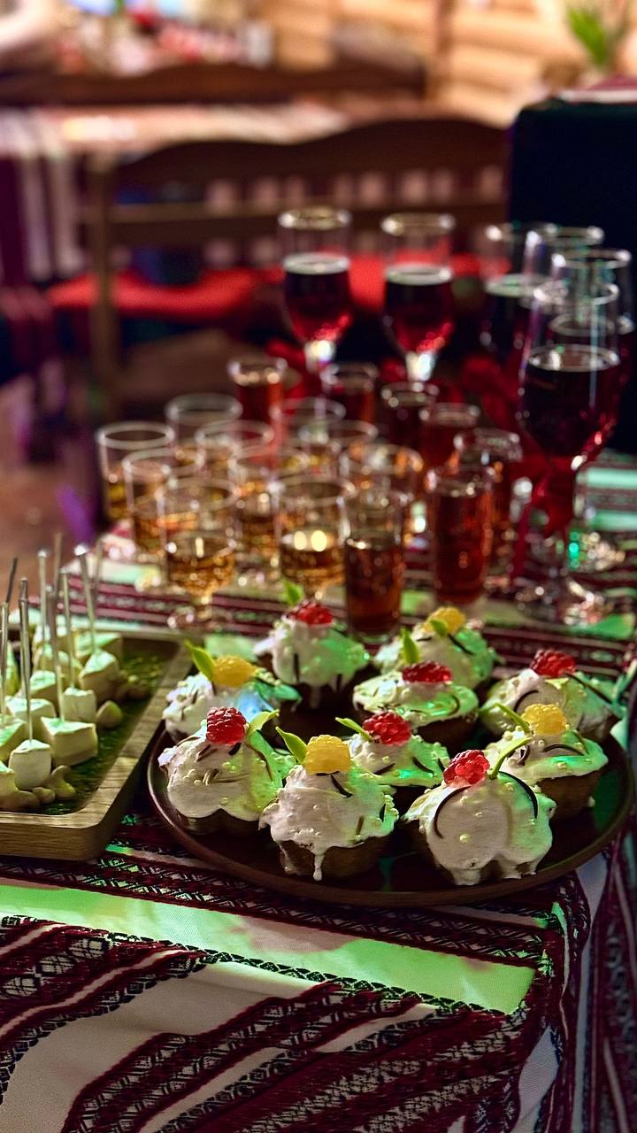 Bukovynsʹka Khata, Kafe image 2