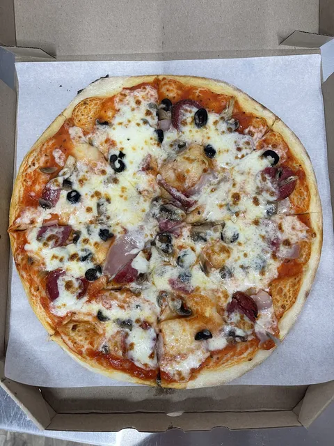 Pizza Family image 3