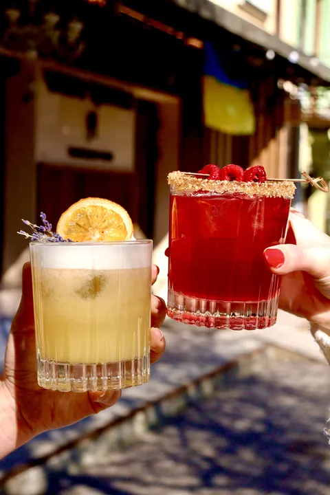 Чотири Чебуреки Prosecco Bar image 6