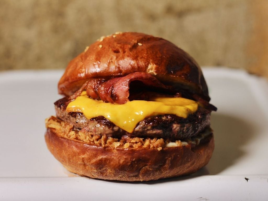 ЕПІК ЧІЗБУРГЕР КАФЕ / EPIC CHEESEBURGER CAFE image 13