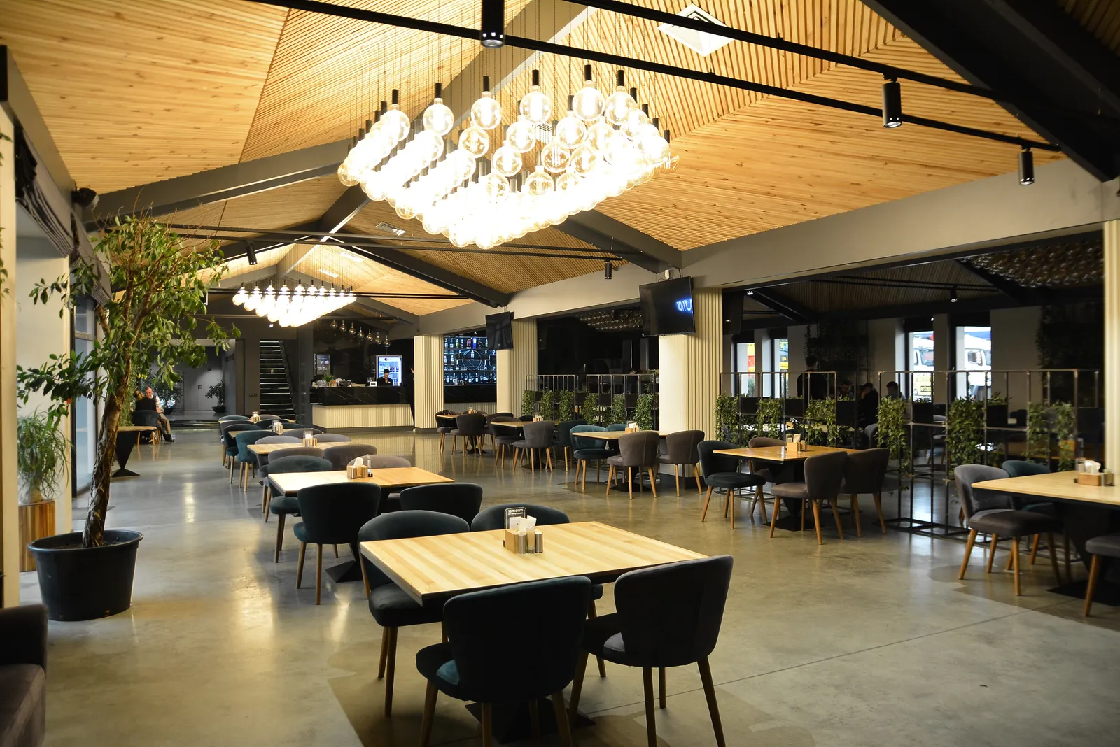 Miramar Restaurant | Garden | Club image 22