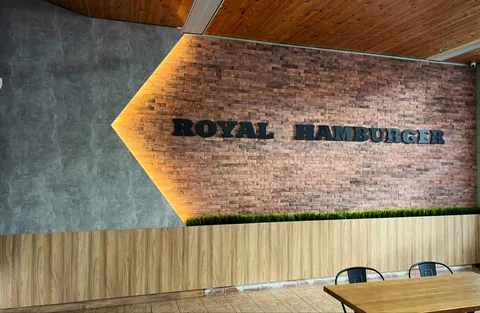 Royal Hamburger image 7