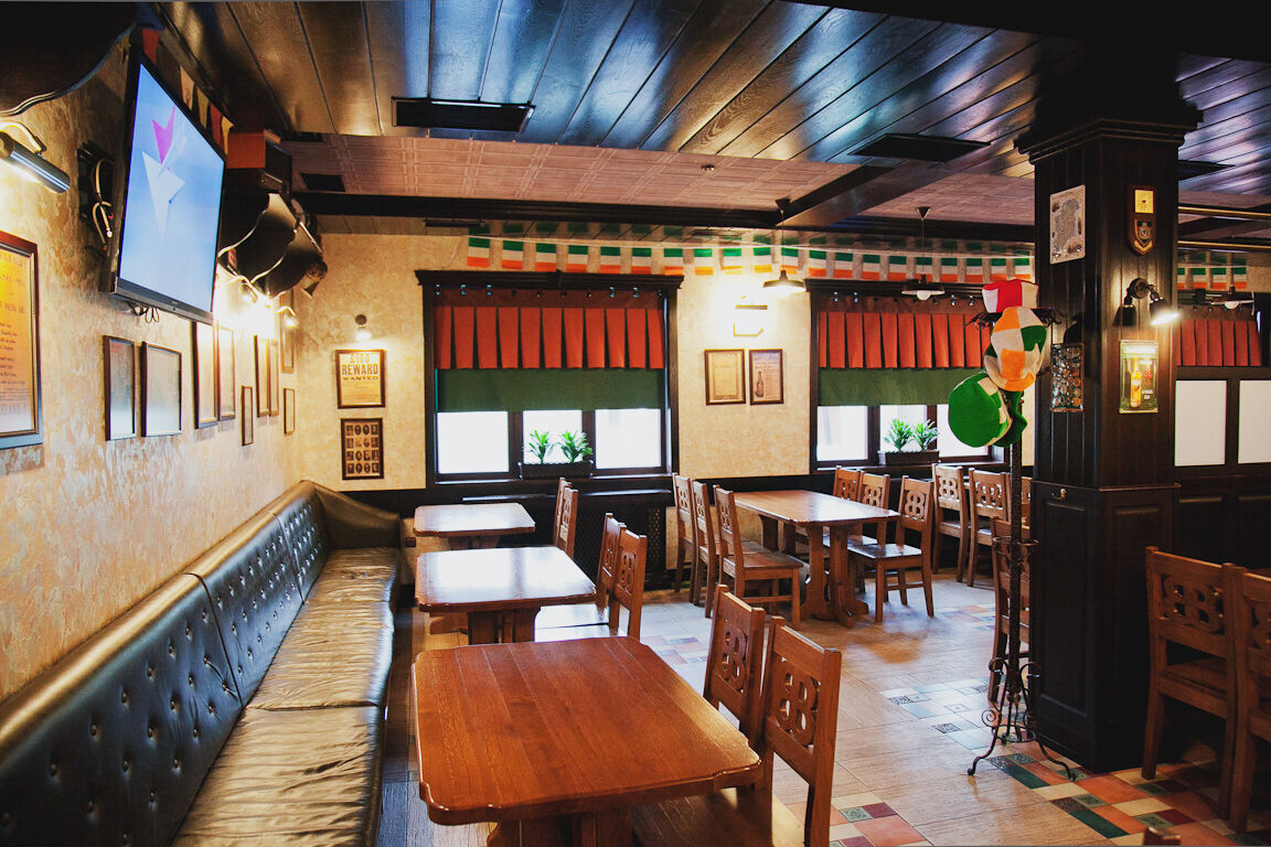 Barry Barr's Irish Pub&Bar image 11