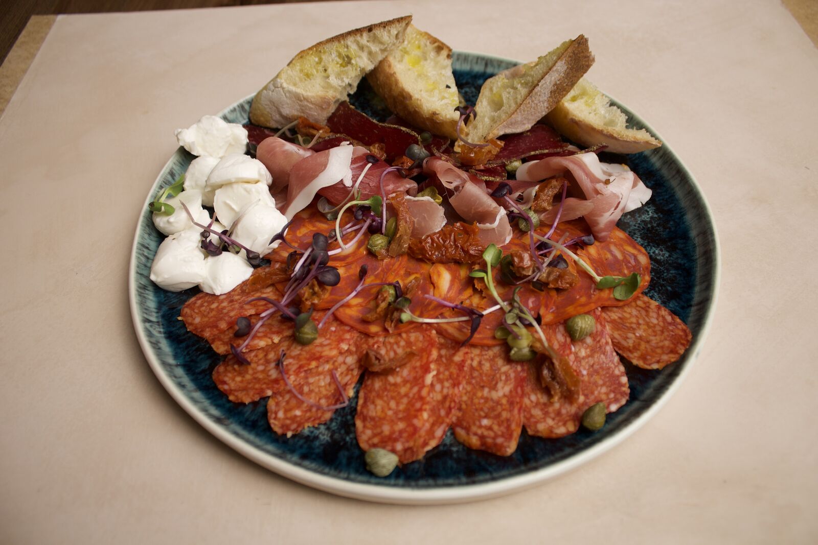Vsi Svoi family cafe image 21