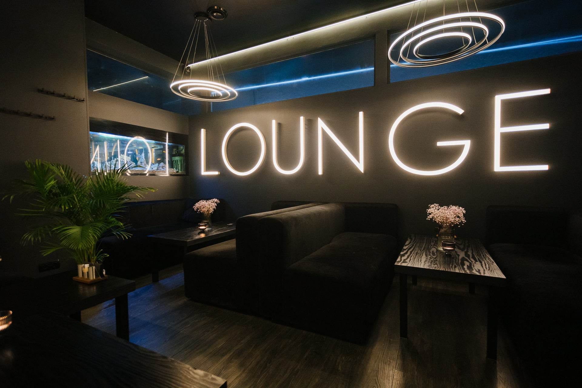 DIAMOND lounge image 4