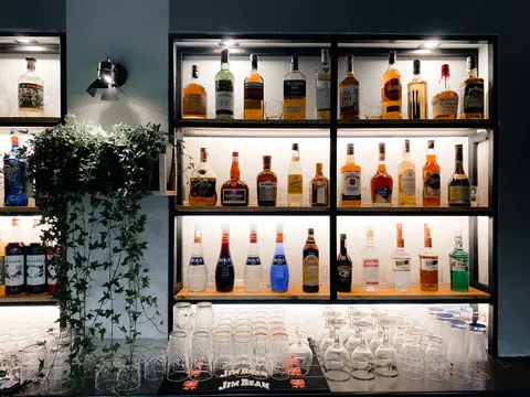 AM PM Bar image 1