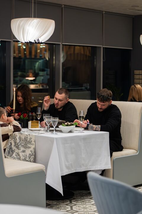 Mira Restaurant image 1